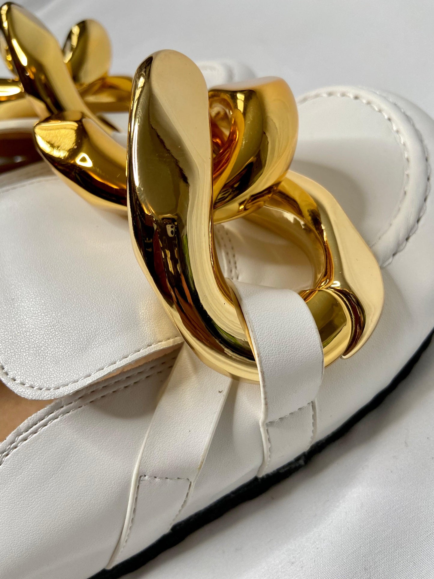 White Chunky Chain Loafer Mules - SavvyLuxe